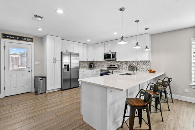 311 E Galveston St, House other with 3 bedrooms, 2 bathrooms and null parking in Giddings TX | Image 14