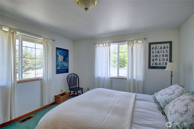 Upper bedroom of main home | Image 25