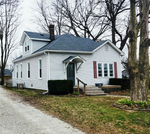 40 W Main St, Monrovia, IN, 46157-9566 | Card Image