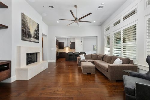 6009 Woodcrest Dr, Austin, TX, 78759-3864 | Card Image