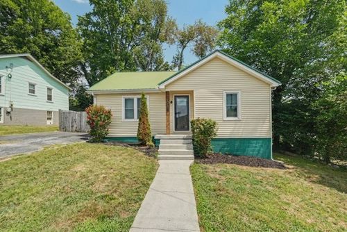 401 College Ave E, Carthage, TN, 37030-1425 | Card Image