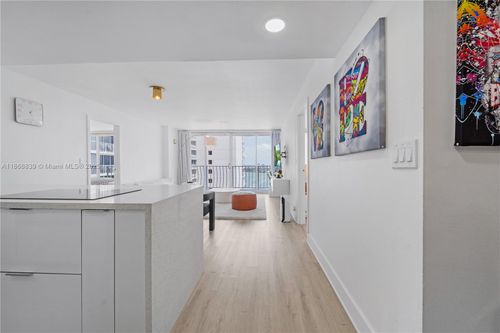apt-2209-7601 E Treasure Dr, North Bay Village, FL, 33141-4369 | Card Image