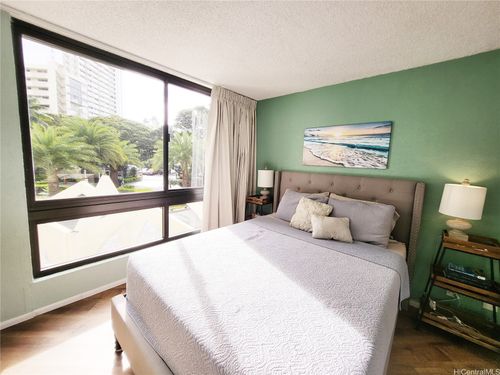i203-300 Wai Nani Way, Honolulu, HI, 96815-3983 | Card Image