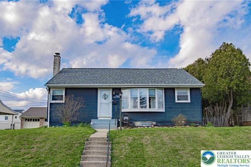 1548 Dale Ln, BETHLEHEM, PA, 18018-1717 | Card Image