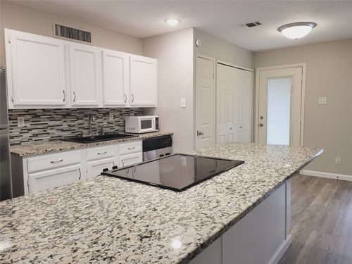 560 Northridge Dr, Allen, TX, 75002-4076 | Card Image