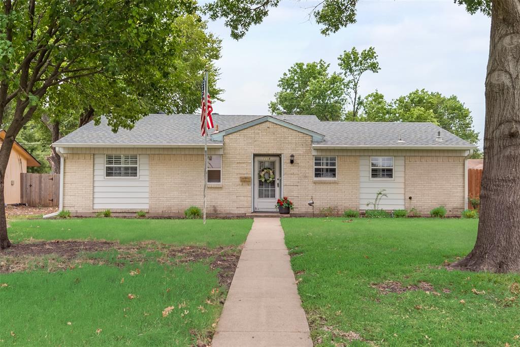 Larkspur Dr, Richardson, TX 75081