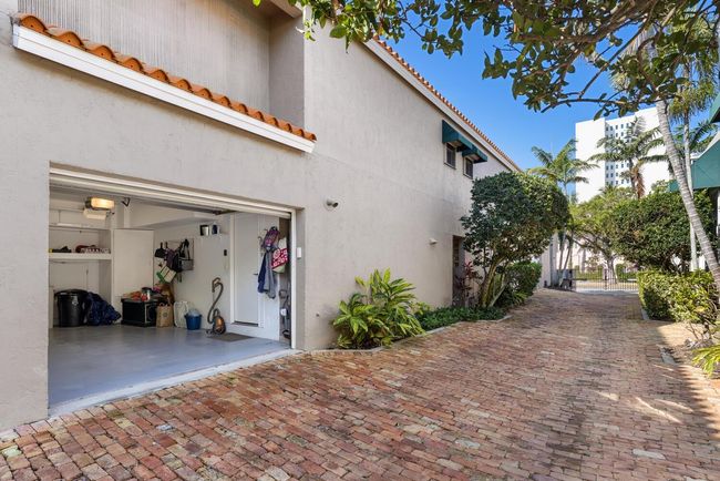 APT-3 - 200 Cocoanut Ave, Townhouse with 2 bedrooms, 3 bathrooms and null parking in Sarasota FL | Image 17