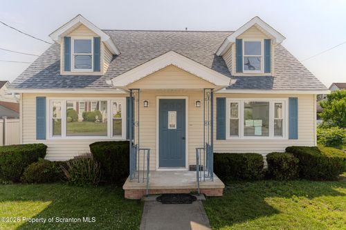 605 Roth St, Moosic, PA, 18507-1735 | Card Image