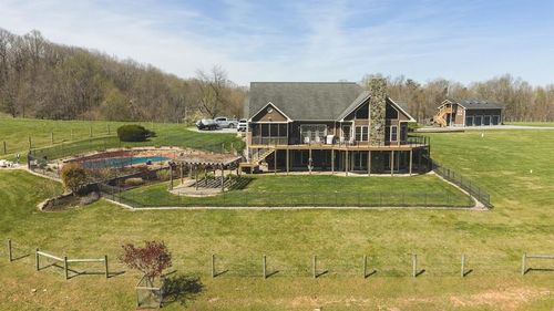 4589 Franklin Pike Se, Floyd, VA, 24091-2767 | Card Image