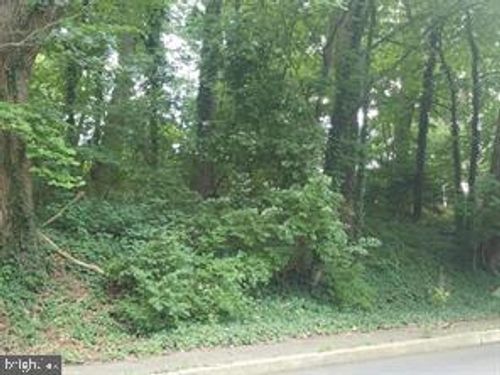 127 Woodland Rd, Reading, PA, 19610-1936 | Card Image