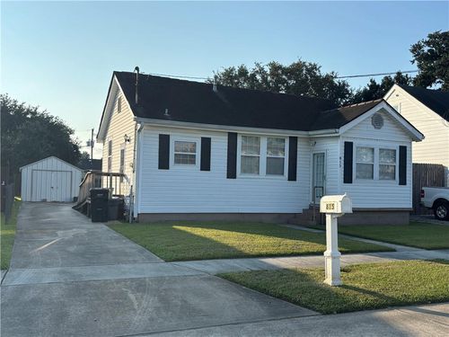815 Lebeau St, Arabi, LA, 70032-1533 | Card Image