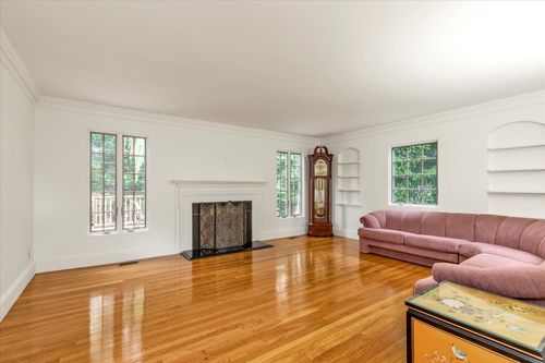 26 Vanderbilt Rd, Manhasset, NY, 11030-3408 | Card Image
