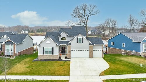 915 Preserve Ln, White Lake, MI, 48386-1704 | Card Image