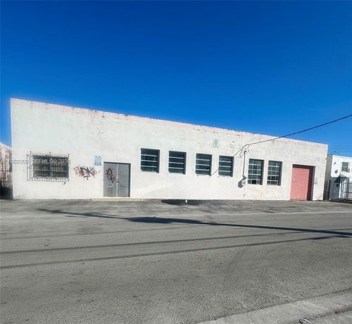 211 W 22nd St, Hialeah, FL, 33010-1521 | Card Image