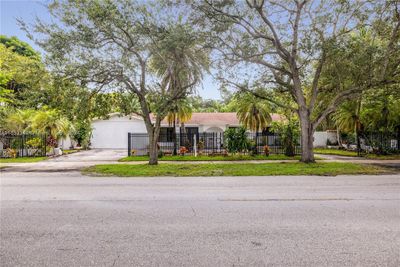 17425 Sw 87th Ave, House other with 4 bedrooms, 2 bathrooms and null parking in Palmetto Bay FL | Image 1