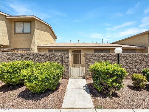 2204 Short Pine Dr, Las Vegas, NV, 89108-3415 | Card Image