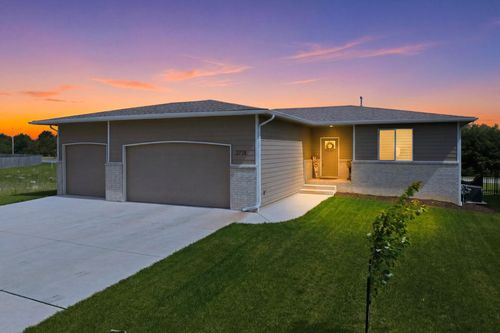 2738 E Ironstone St, Park City, KS, 67219-8800 | Card Image