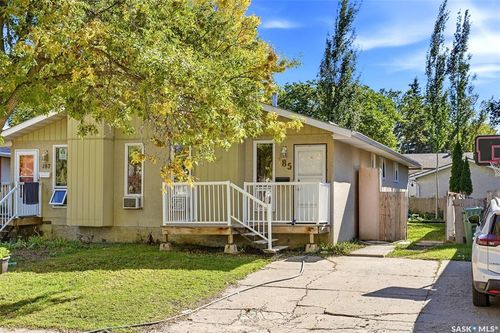 185 Thomson Avenue, Home with 3 bedrooms, 2 bathrooms and 1 parking in Regina SK | Card Image