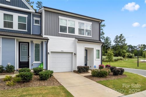 9016 Widden Way, Charlotte, NC, 28269-4929 | Card Image