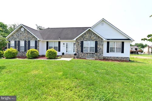 6009 Sellner Ln, CLINTON, MD, 20735-2221 | Card Image