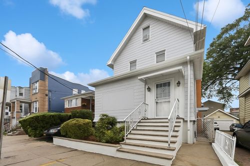 425 74th St, North Bergen, NJ, 07047 | Card Image