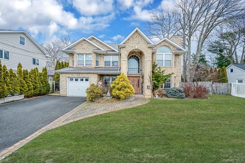 120 Waldo St, Copiague, NY, 11726-4213 | Card Image