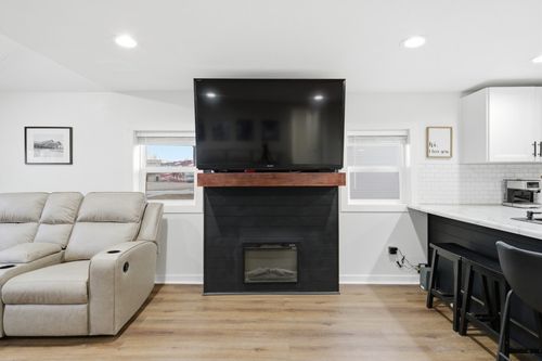 313 Water St, Cambridge, IA, 50046-7703 | Card Image