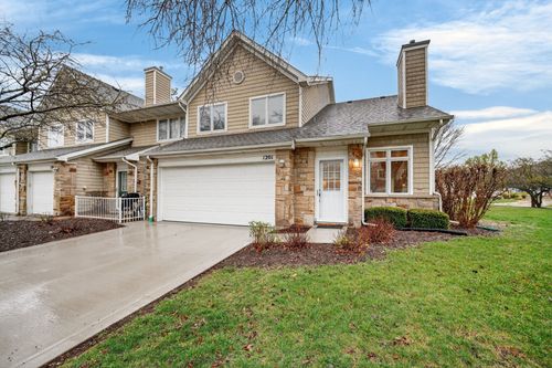 unit-1201-811 Burr Oaks Dr, West Des Moines, IA, 50266-6651 | Card Image