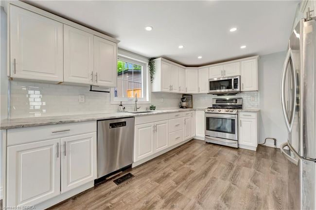 9 Lorimer St, House other with 2 bedrooms, 1 bathrooms and 6 parking in Saint George ON | Image 9