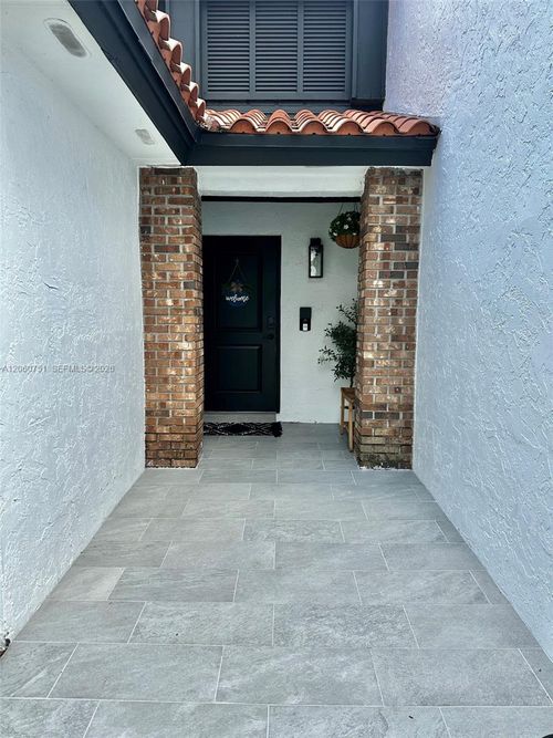17839 Nw 63rd Ct, Hialeah, FL, 33015-4490 | Card Image