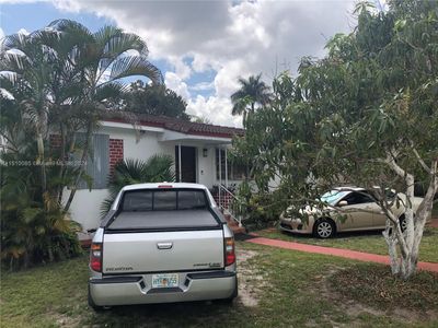 1256 Ne 149th St, House other with 3 bedrooms, 2 bathrooms and null parking in Miami FL | Image 3