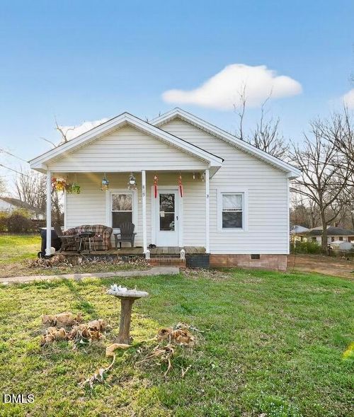 819 S Beaumont Ave, Burlington, NC, 27217-6107 | Card Image
