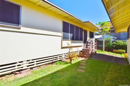 a-3286 Winam Ave, Honolulu, HI, 96815-6808 | Card Image