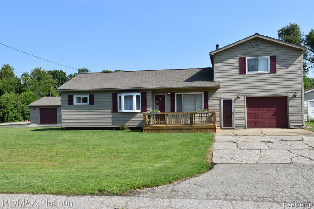 Haas Dr, Burton, MI 48519