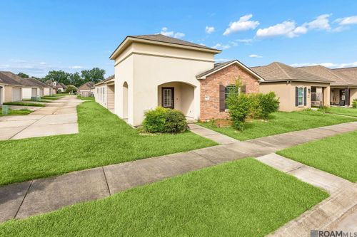 7864 W Pelican Lakes Ave, Baton Rouge, LA, 70820-5309 | Card Image