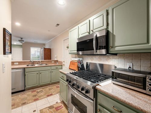 3664 Colonial Dr, Hilliard, OH, 43026-1393 | Card Image