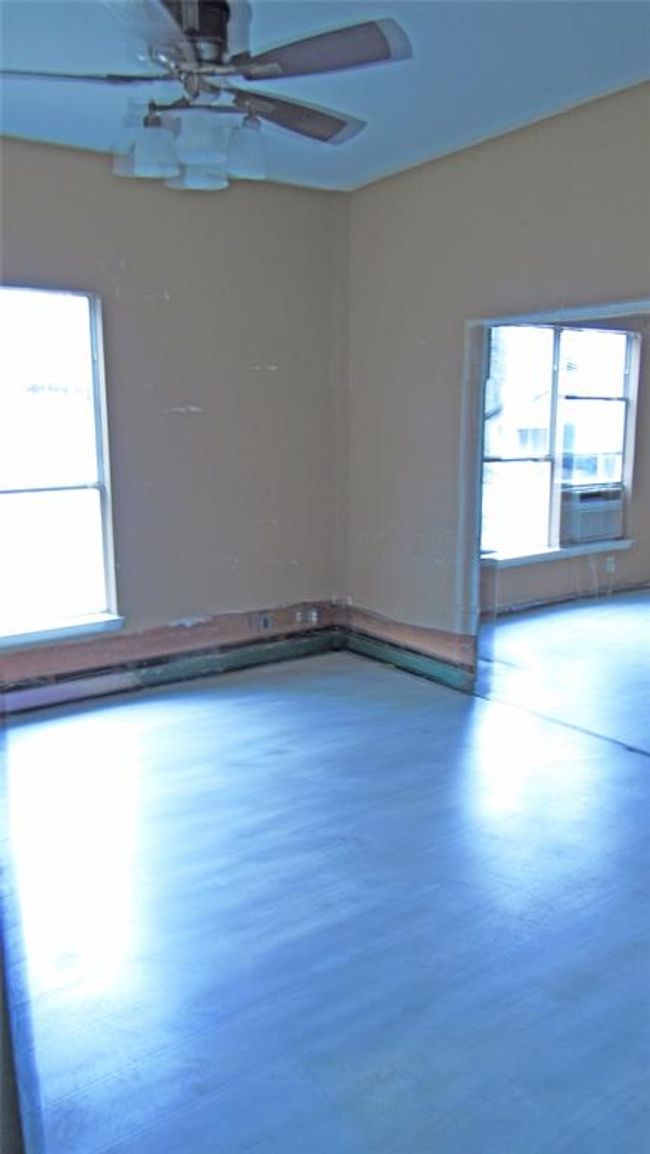 144 N Jeffus St, House other with 4 bedrooms, 1 bathrooms and 1 parking in Deport TX | Image 19