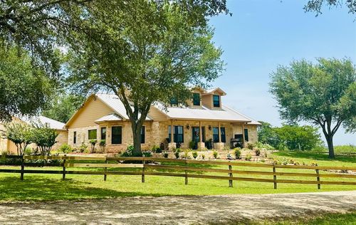 1020 E Fm 532, Hallettsville, TX, 77964-5909 | Card Image