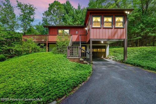 7319 Moss Dr, Swiftwater, PA, 18370-7734 | Card Image