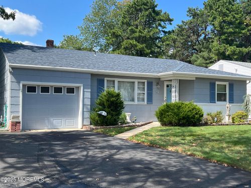 41 Nostrand Dr, Toms River, NJ, 08757-5646 | Card Image