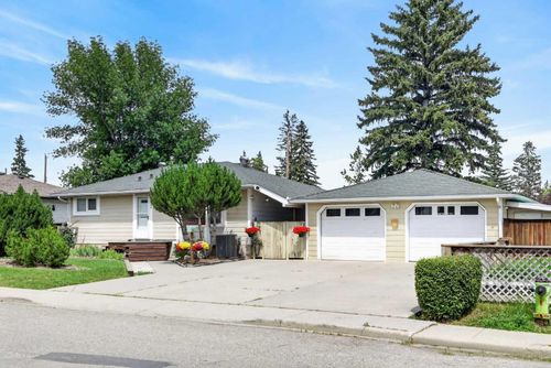 8008 36 Avenue Nw, Calgary, AB, T3B1W3 | Card Image