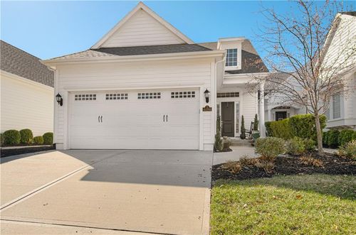 6194 Lime Stone Ct, Parkville, MO, 64152-3138 | Card Image