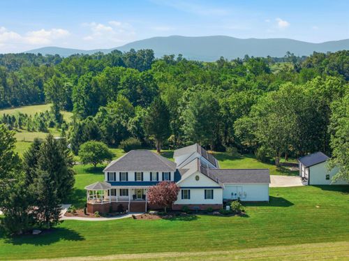 572 Augusta Farms Rd, Waynesboro, VA, 22980 | Card Image
