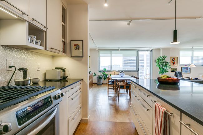 APT-2214 - 3883 Turtle Creek Blvd, Condo with 2 bedrooms, 2 bathrooms and null parking in Dallas TX | Image 17