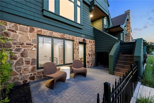 427 Se B St, Bentonville, AR, 72712-5967 | Card Image