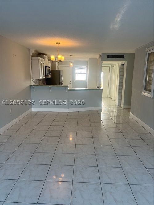 410-2-1780 Ne 191st St, Miami, FL, 33179-4285 | Card Image