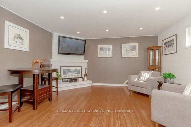 32 Simmons Blvd, House other with 3 bedrooms, 2 bathrooms and 4 parking in Brampton ON | Image 34