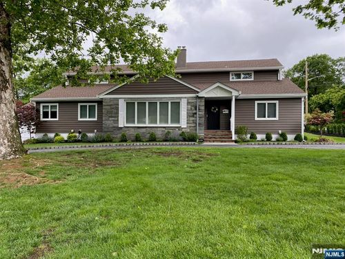 147 Forest Ave, West Caldwell, NJ, 07006-7962 | Card Image