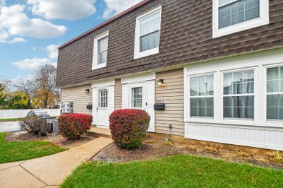 C - 1575 Woodcutter Lane, Condo with 2 bedrooms, 1 bathrooms and 1 parking in Wheaton IL | Image 1