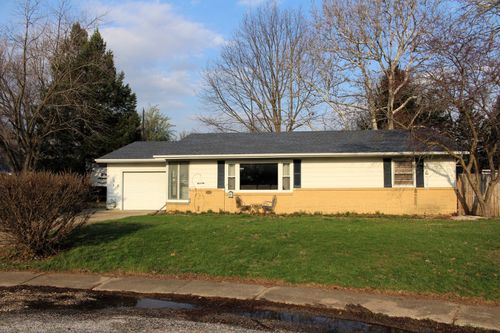8 Edgelea Cir, Clinton, IL, 61727-2430 | Card Image